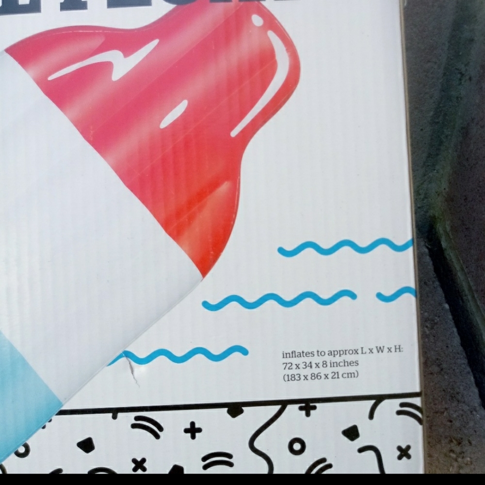 Pool float - Picture 2 of 2